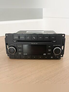 Daimler Chrysler P05091117AC AM/FM Radio Stereo CD Player Head Unit